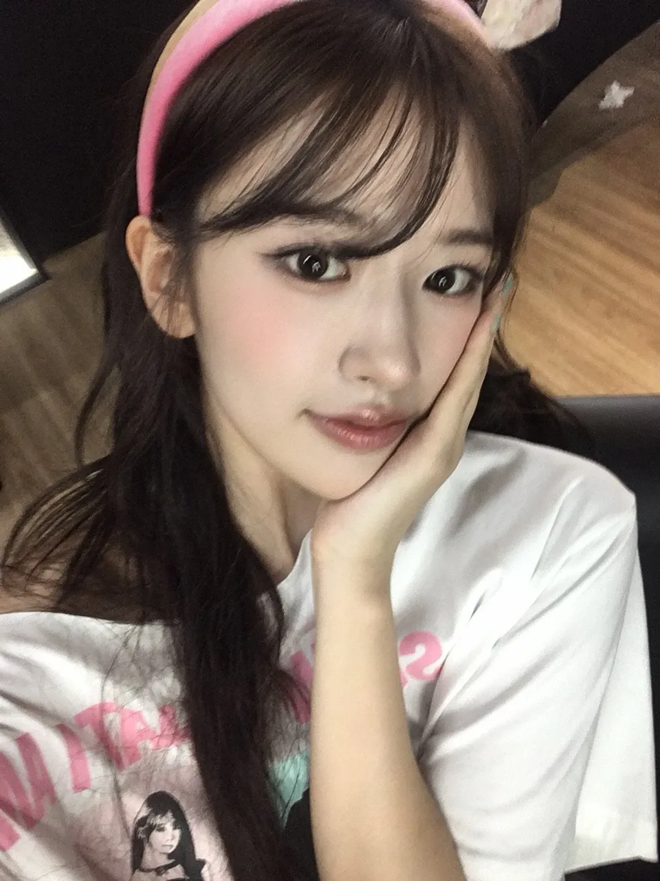 안유진 (IVE) 최근 활동샷