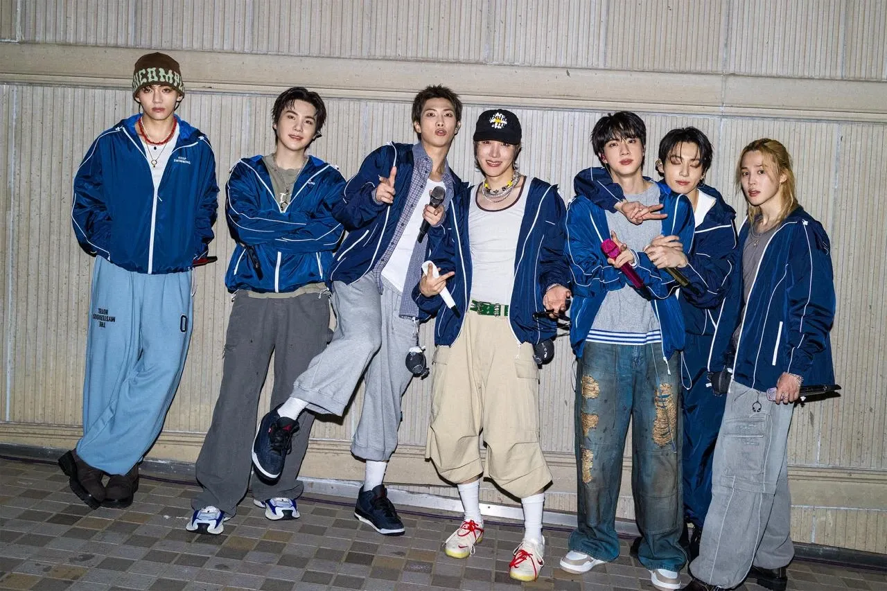 Behind-the-scenes cut of BTS