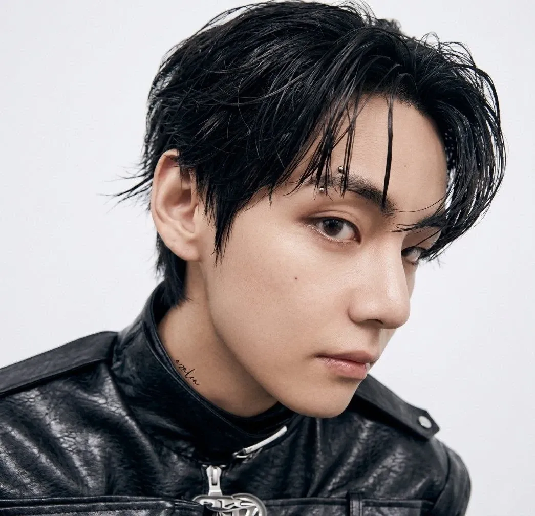 뷔 (방탄소년단)의 최신 사진