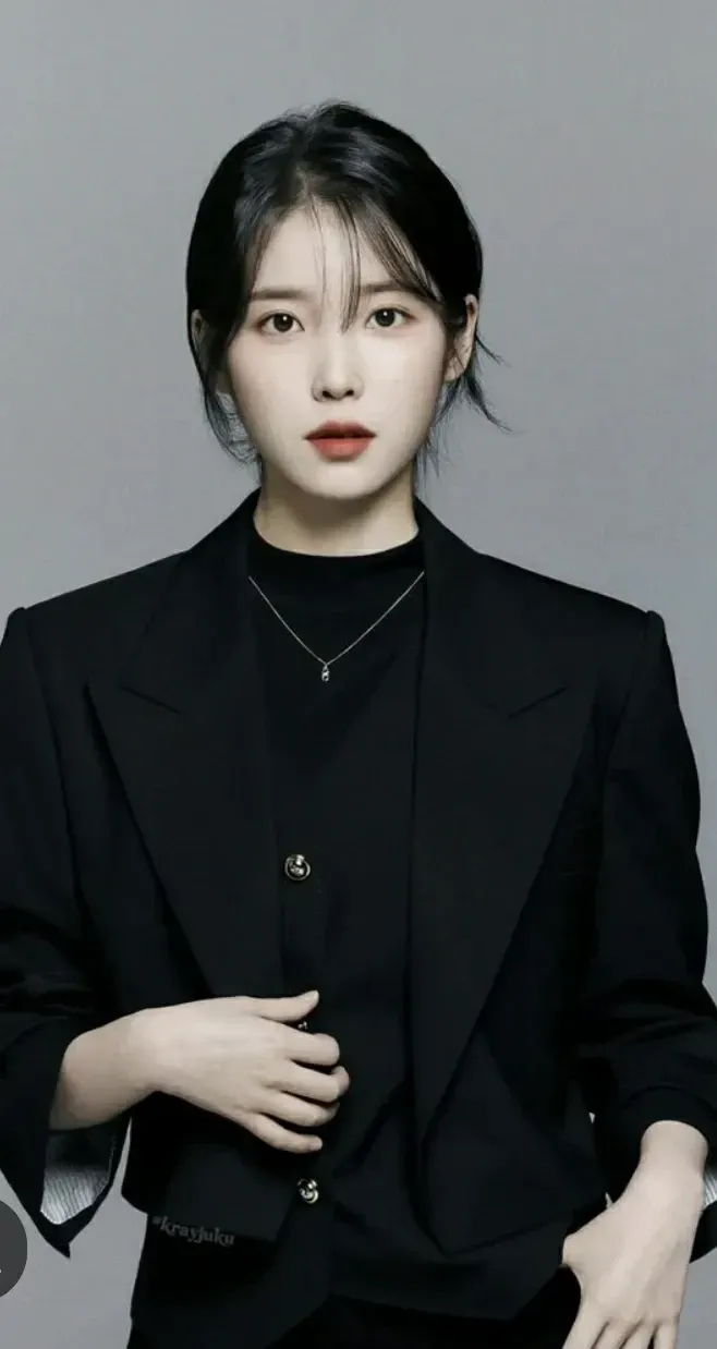 Potret di balik layar IU