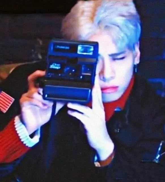 Behind-the-scenes cut of Jonghyun (SHINee)