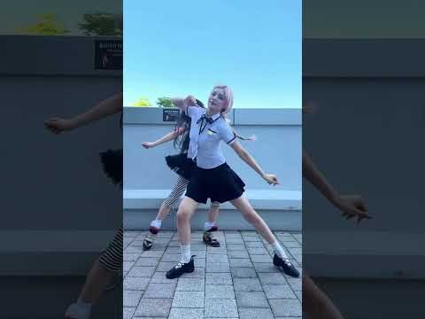 Behind-the-scenes cut of ITZY