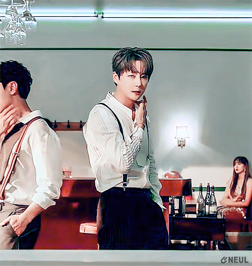 A moment captured by SHINHWA's fan