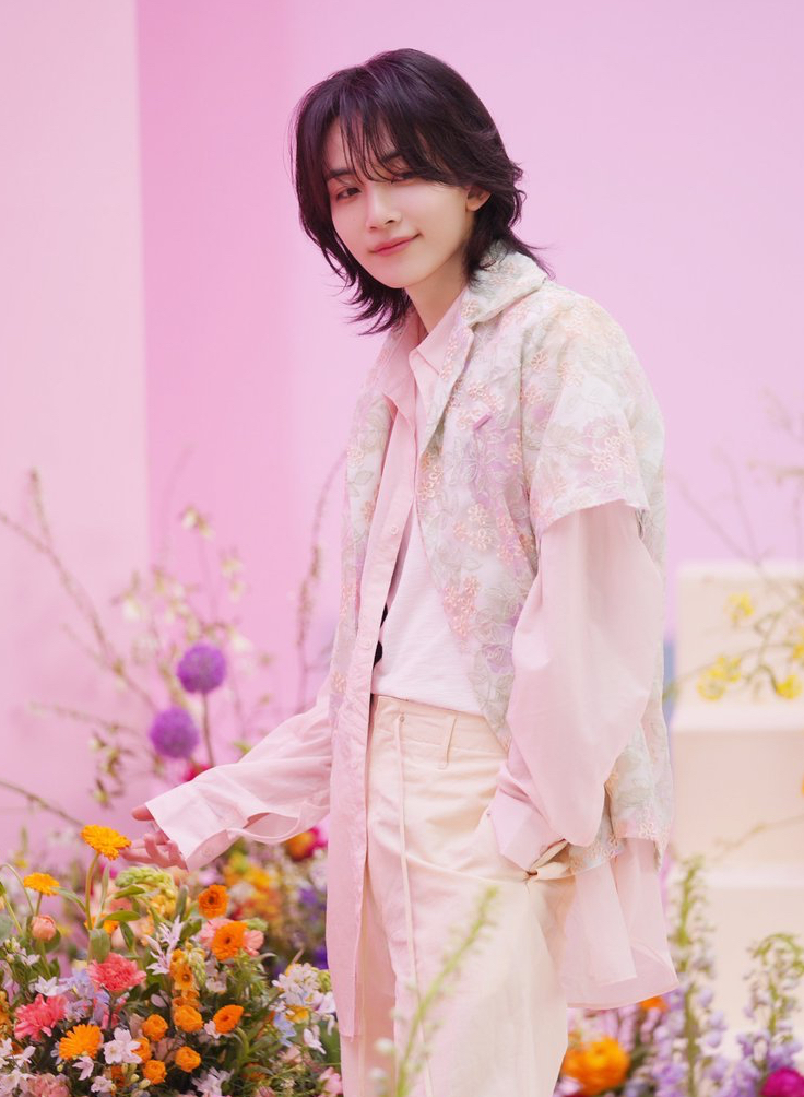 Latest photo of Jeonghan (SEVENTEEN)