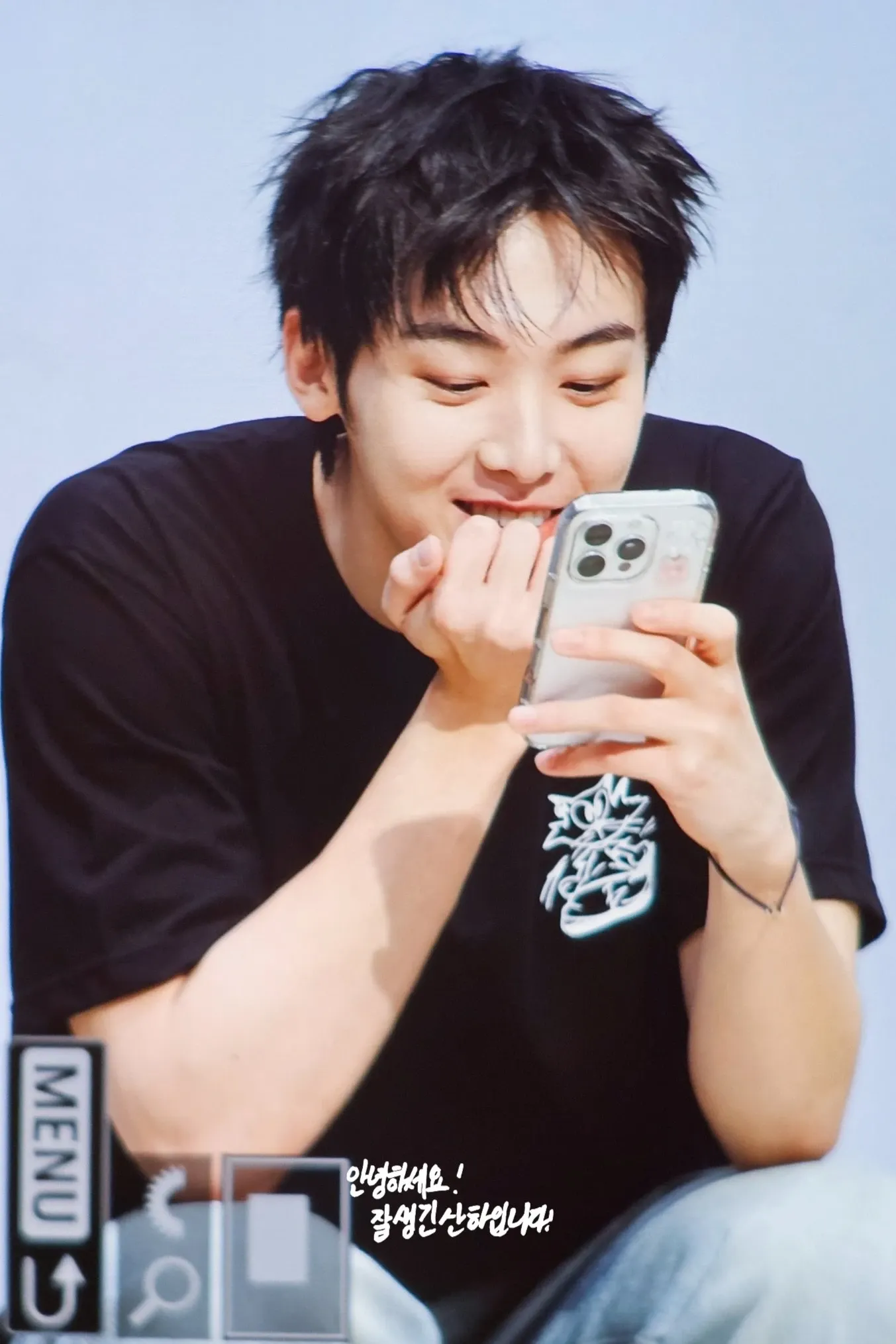 윤산하 (아스트로)의 최신 사진