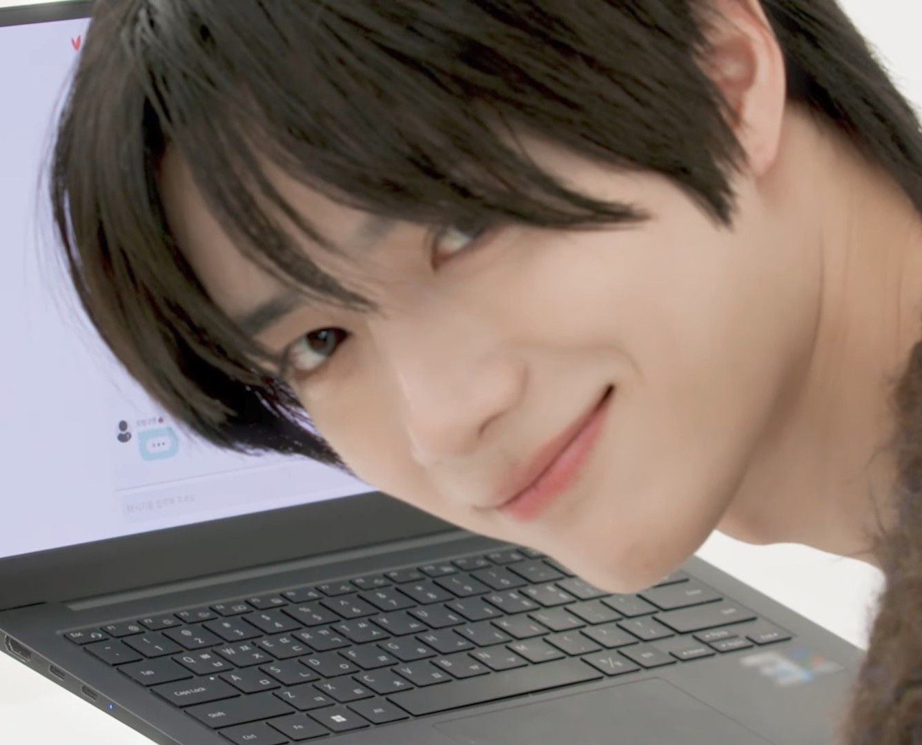 杋圭 (TOMORROW X TOGETHER)的幕后花絮