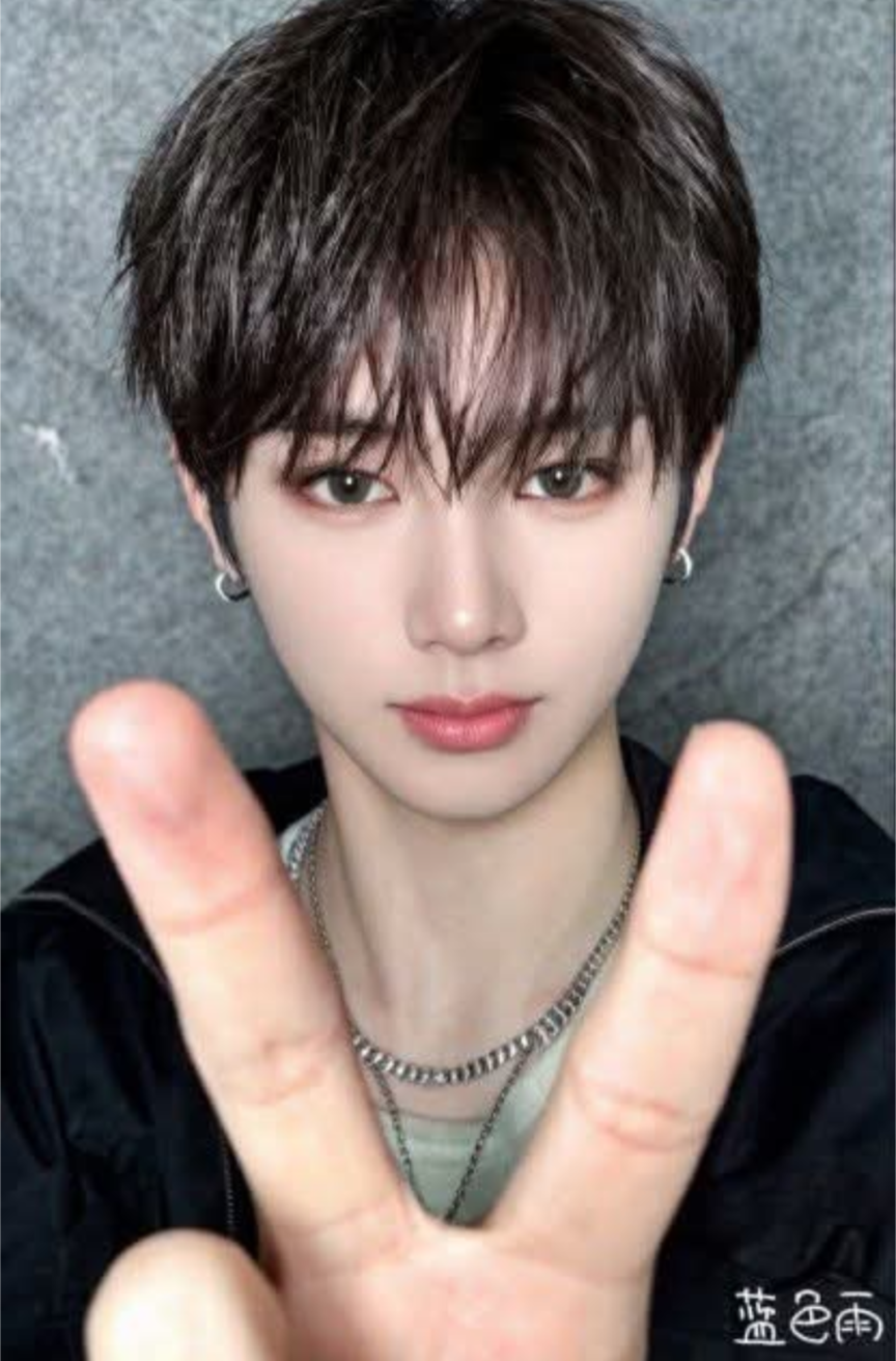 Latest photo of Zhou Anxin (ALPHA DRIVE ONE)