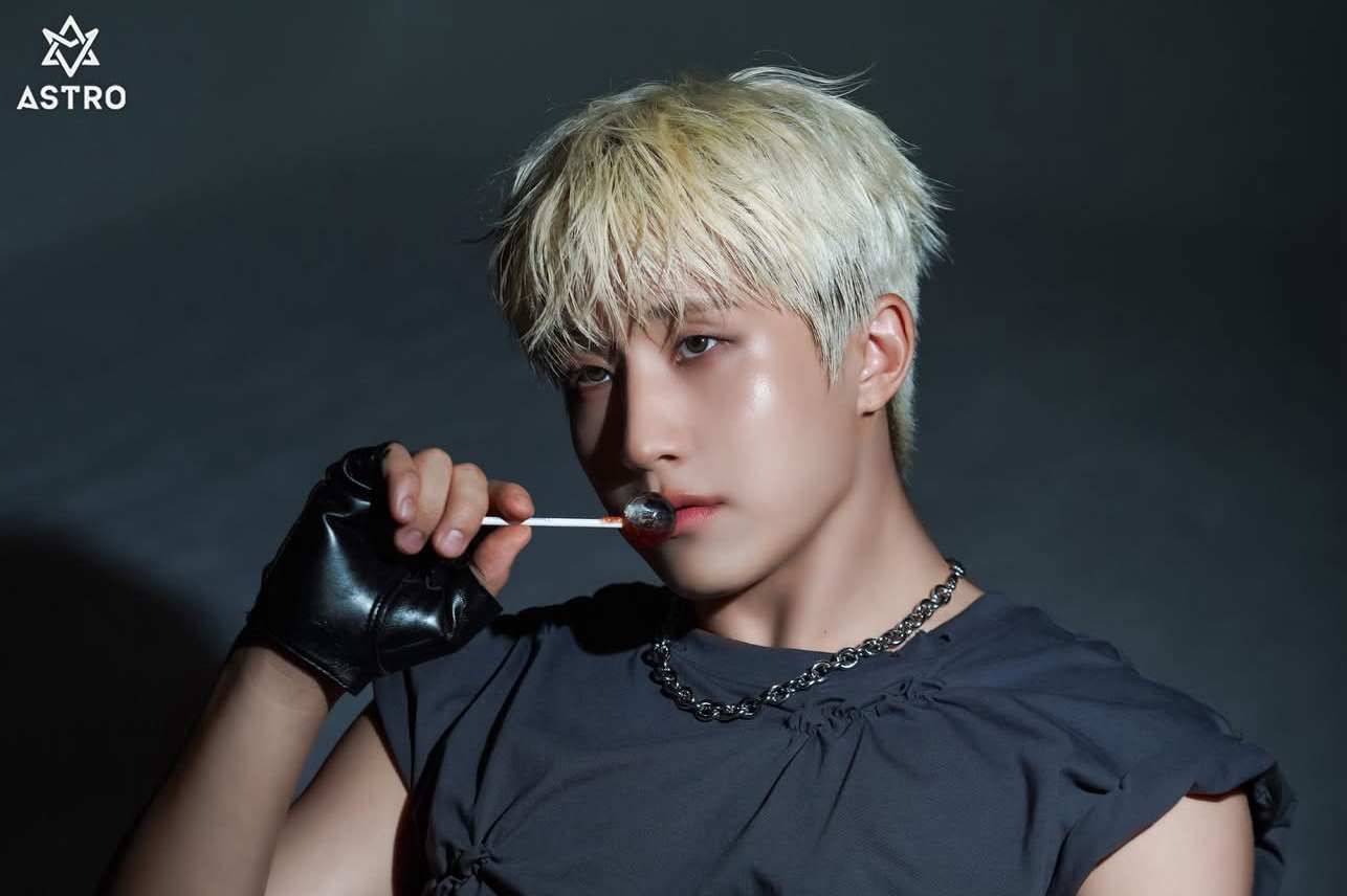 Latest photo of Jinjin (ASTRO)