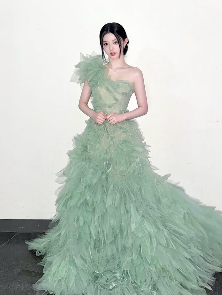 Behind-the-scenes cut of Wonhee (ILLIT)