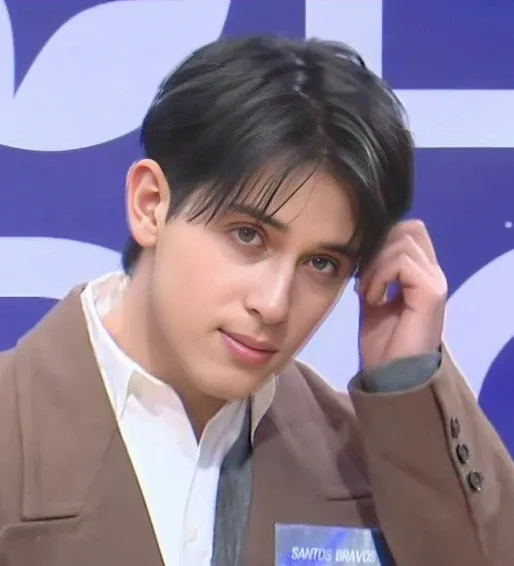 Behind-the-scenes cut of Alejandro (SANTOS BRAVOS)