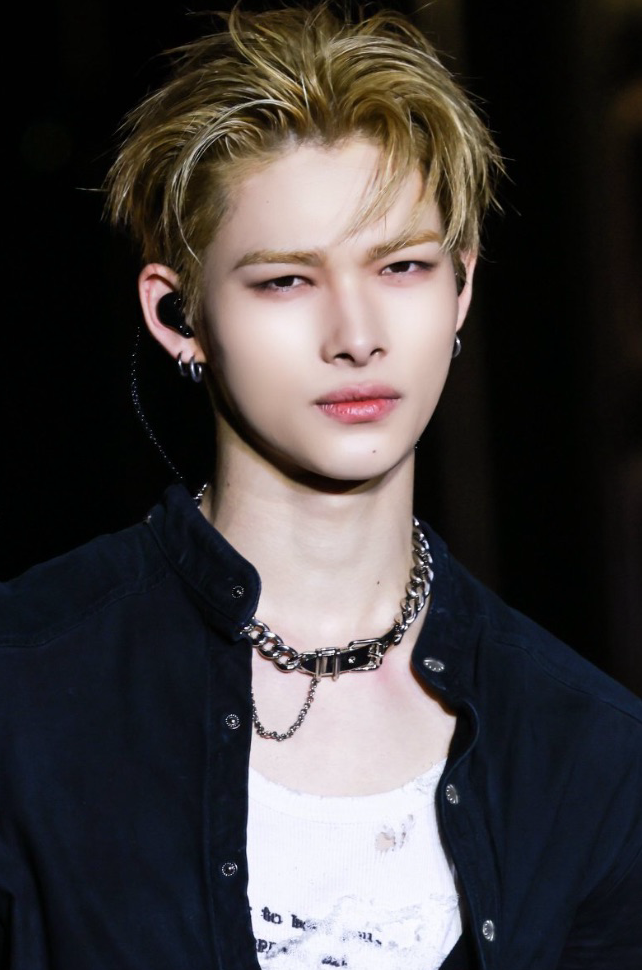 Foto aktivitas terbaru NI-KI (ENHYPEN)