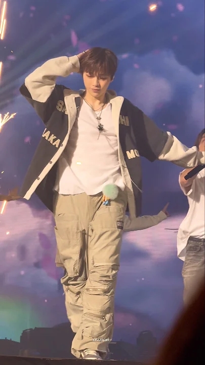 강다니엘 최근 활동샷