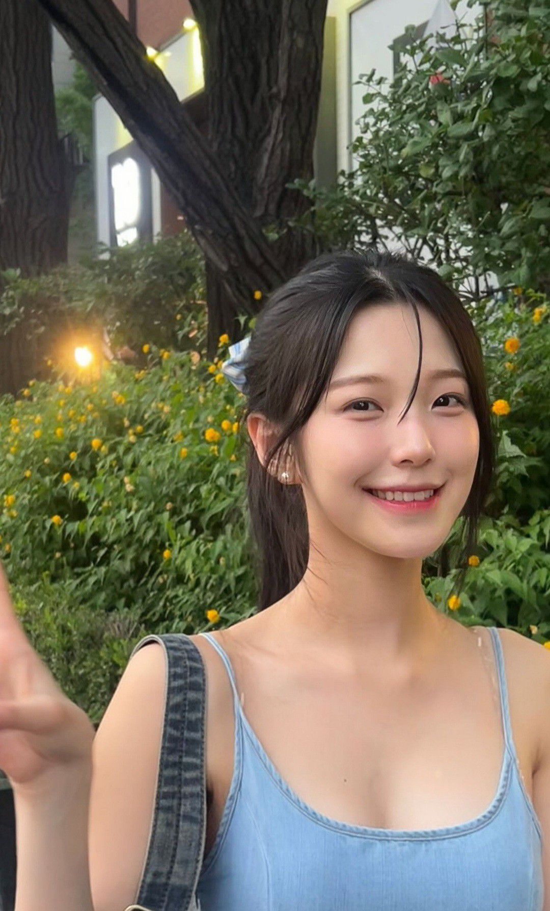 Latest photo of Baek Jiheon (fromis_9)