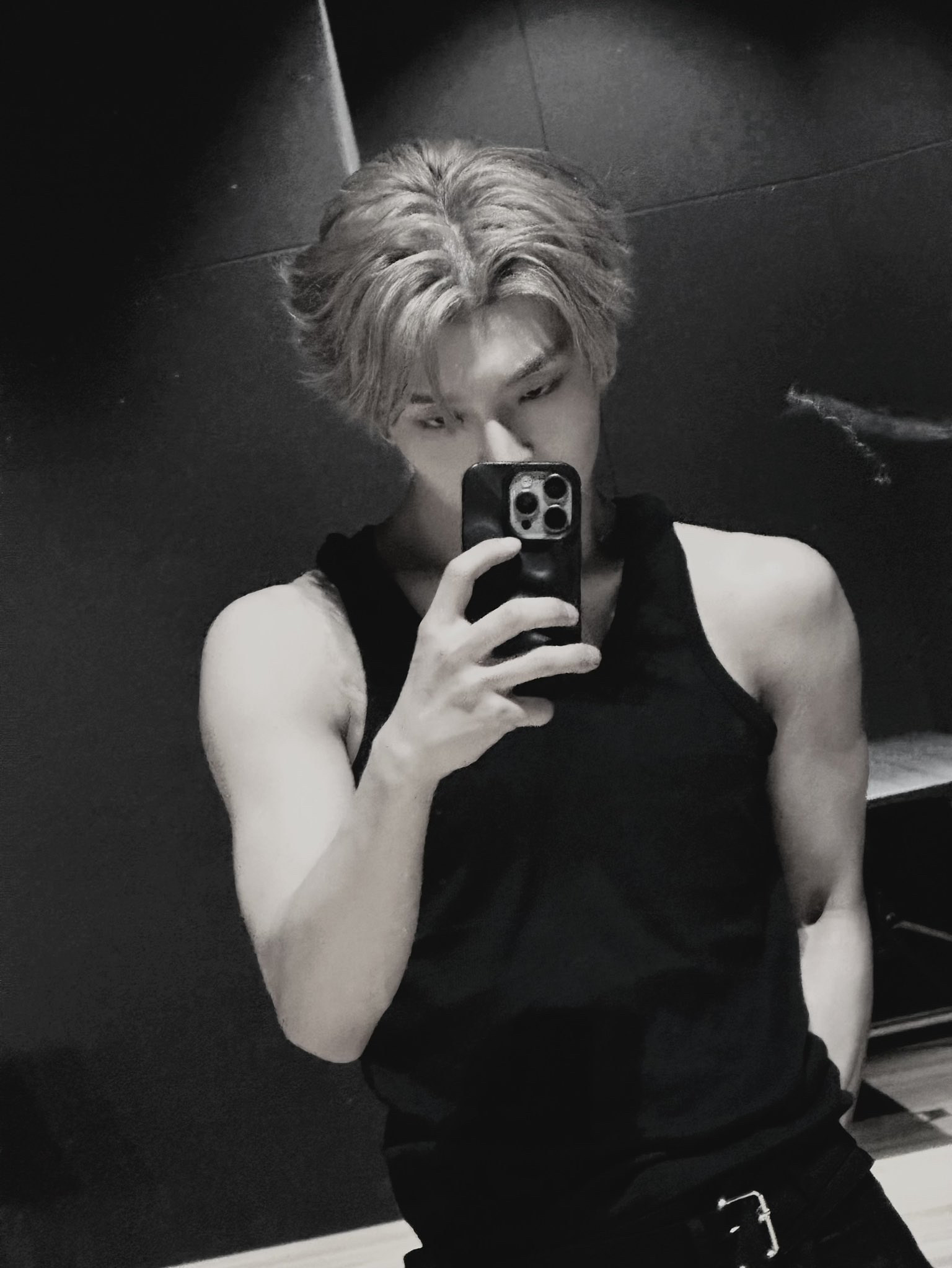 A moment captured by He Xinlong (ALPHA DRIVE ONE)'s fan