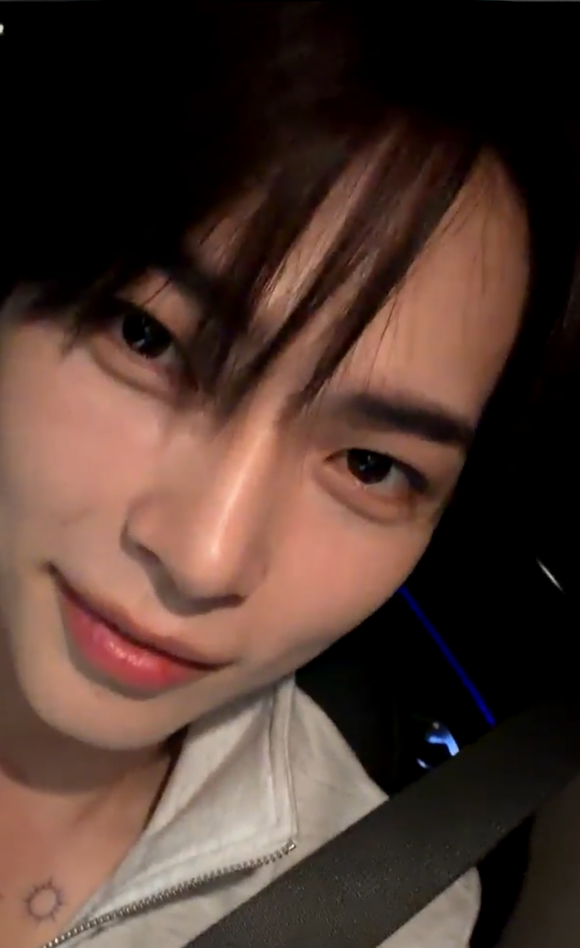 Latest photo of Sung Hanbin (ZEROBASEONE)