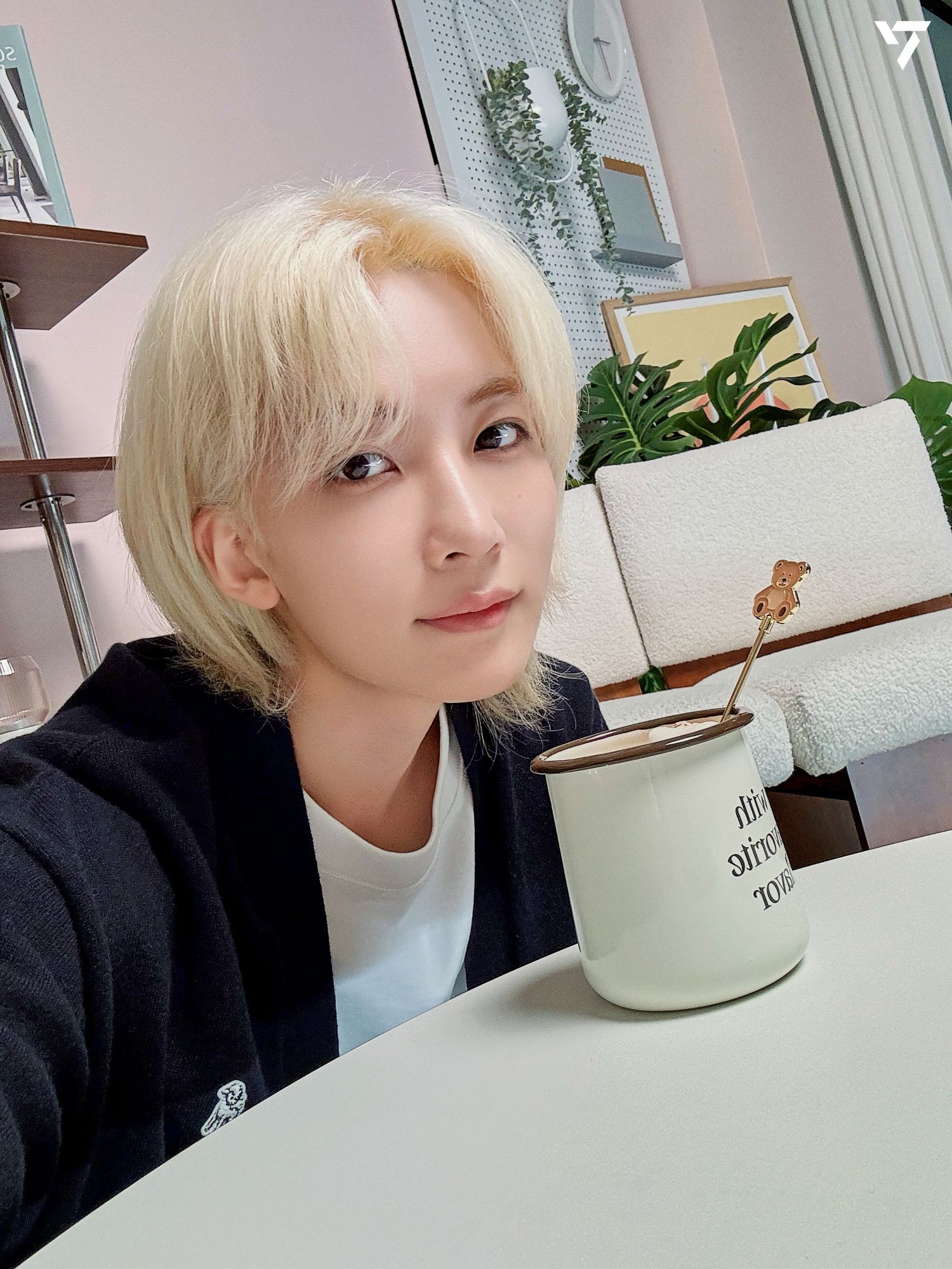 Behind-the-scenes cut of Jeonghan (SEVENTEEN)