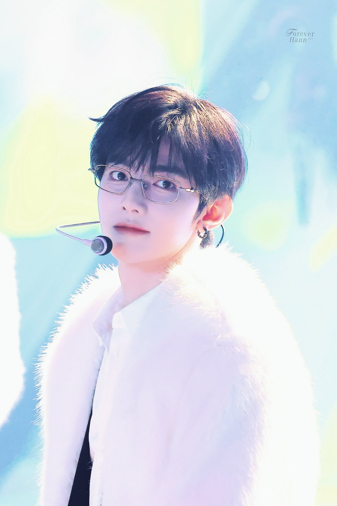 Behind-the-scenes cut of Zhang Hao (ZEROBASEONE)