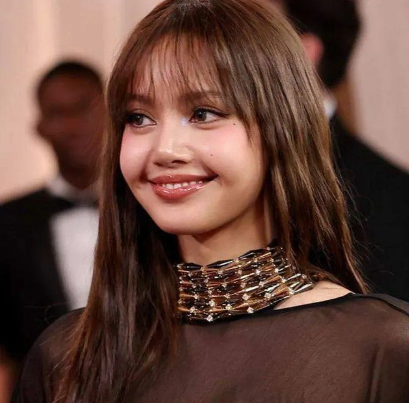 Momen yang diabadikan oleh penggemar Lisa (BLACKPINK)