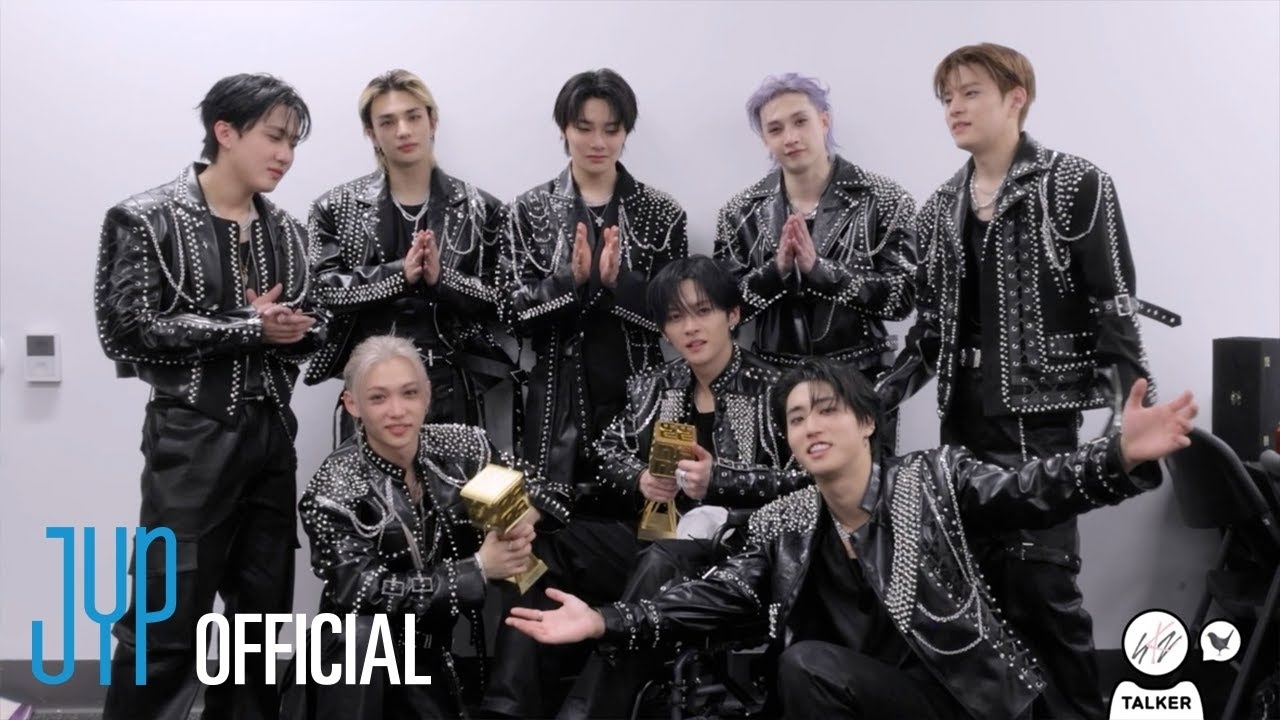 방찬 (Stray Kids)의 비하인드 컷