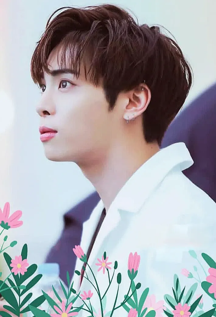 Behind-the-scenes cut of Jonghyun (SHINee)