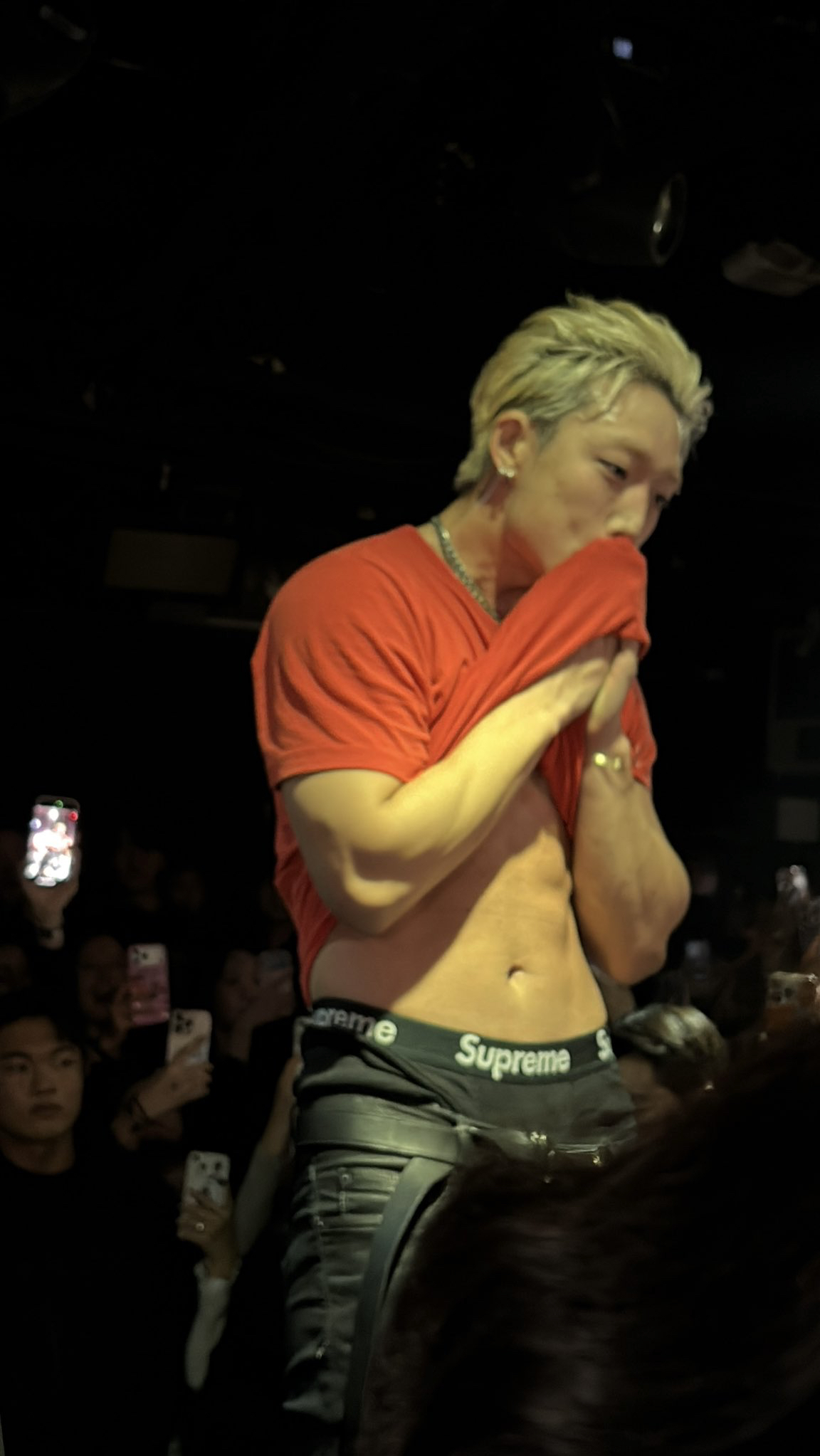 Behind-the-scenes cut of BOBBY (iKON)