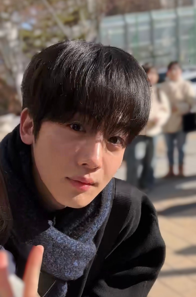 Latest photo of Kim Yohan (WEi)