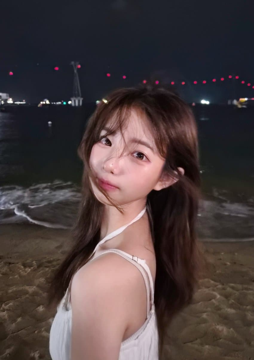 Foto aktivitas terbaru Jeong Hayeon (tripleS)