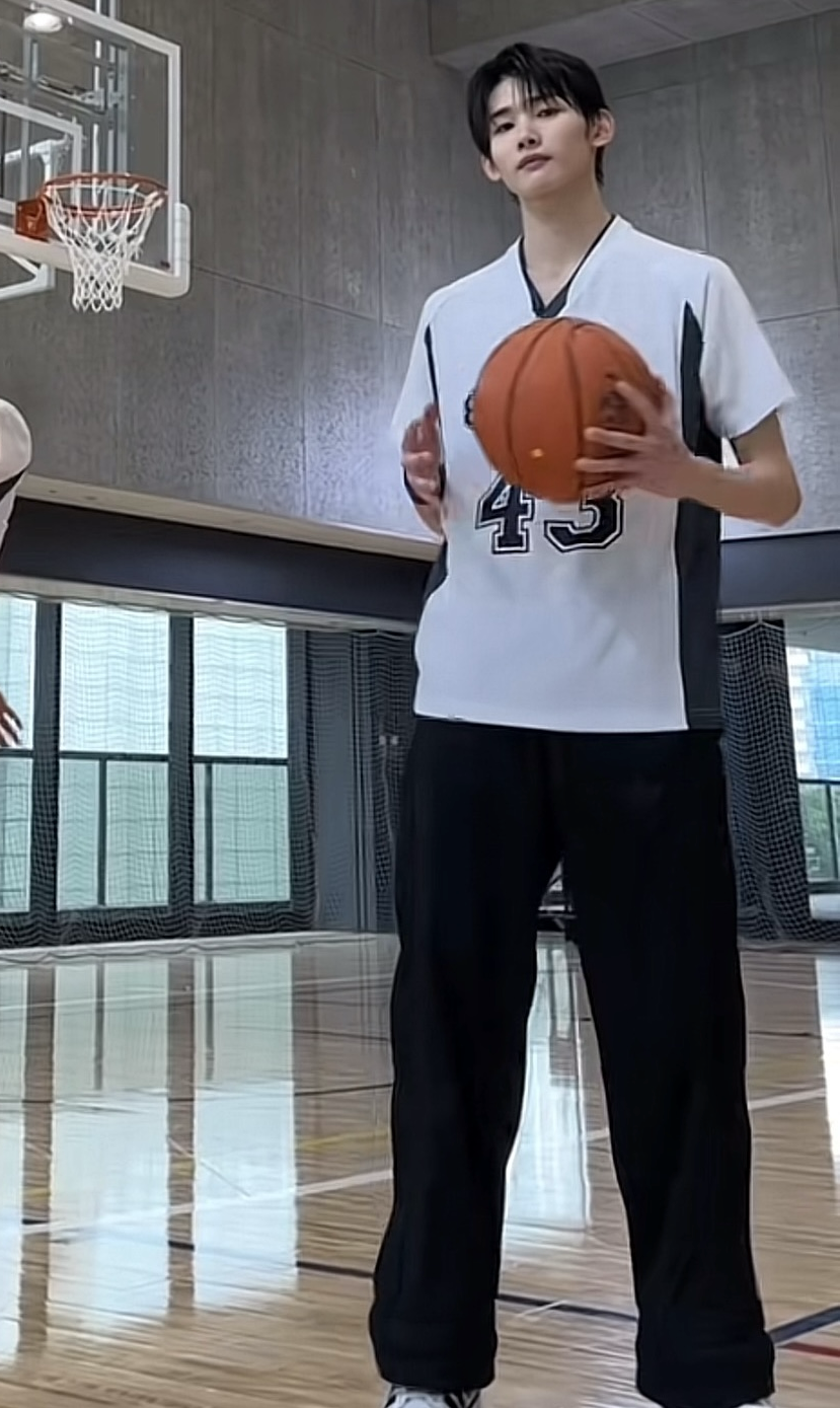 A moment captured by Jo (&TEAM)'s fan