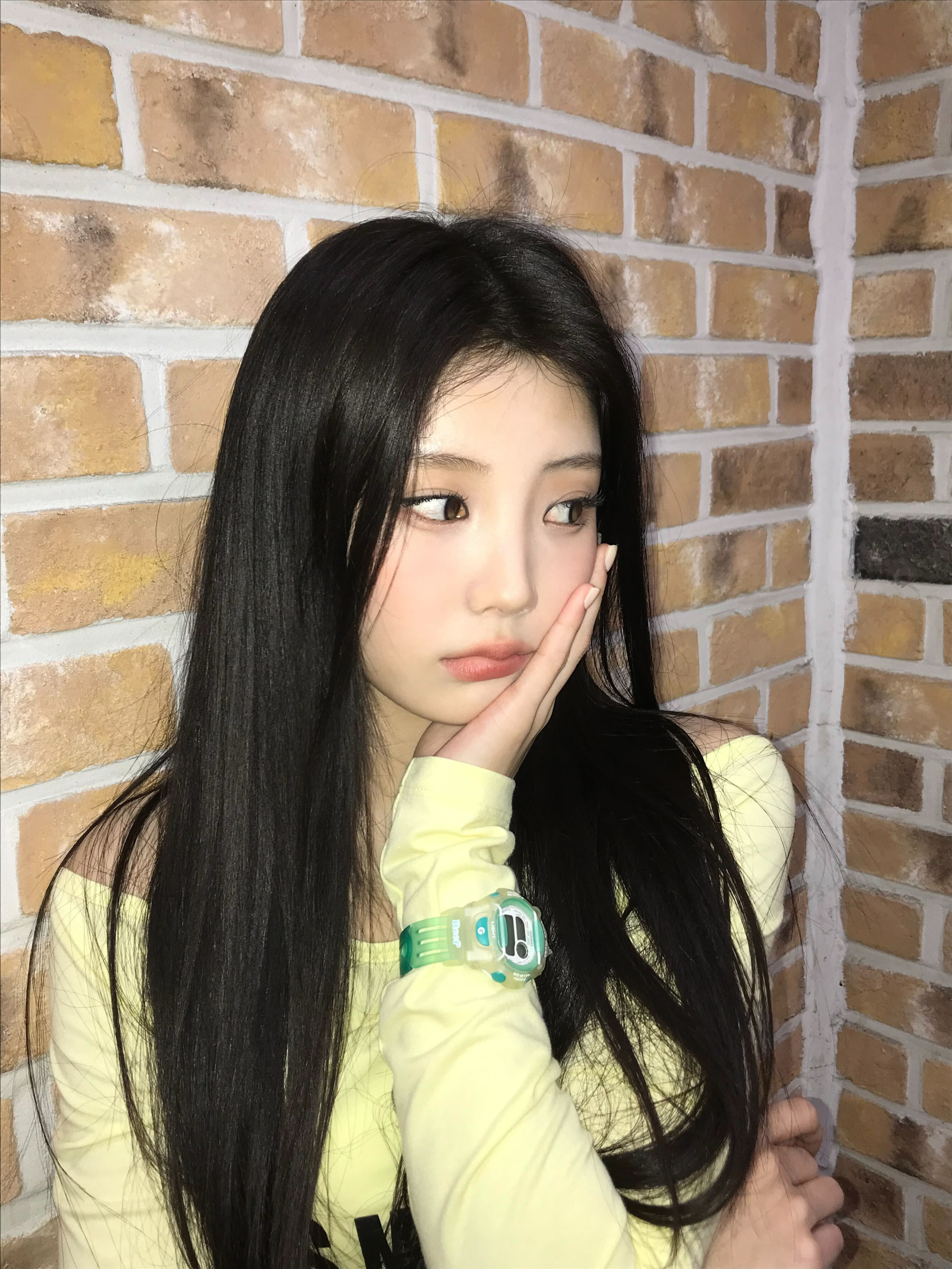 Behind-the-scenes cut of Wonhee (ILLIT)