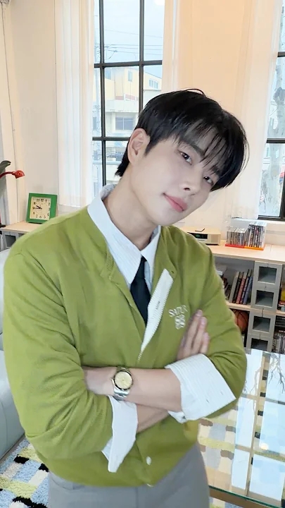 Latest photo of MJ (ASTRO)