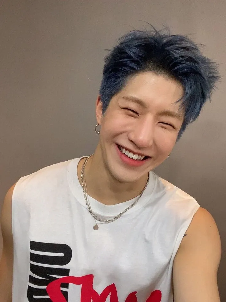 Latest photo of Jinjin (ASTRO)