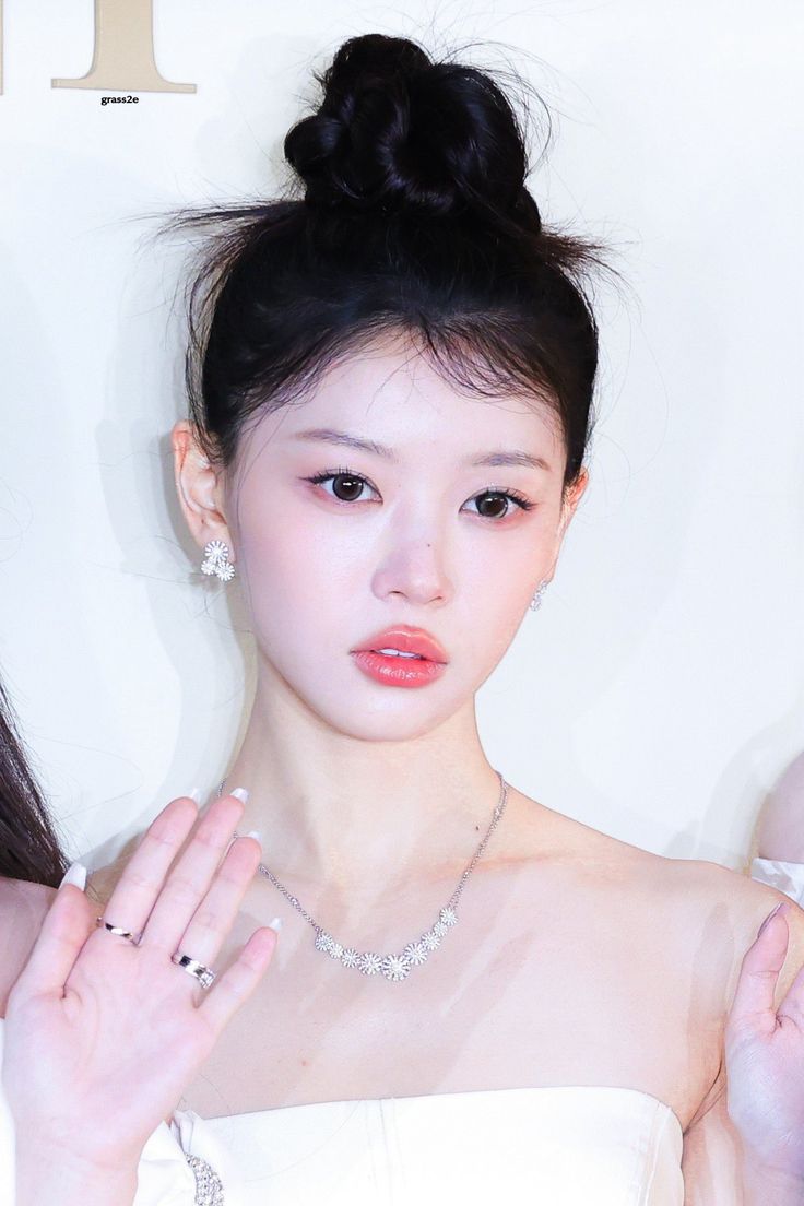 Recent activity shot of ILLIT