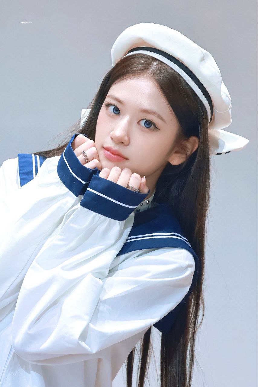 안유진 (IVE) 최근 활동샷