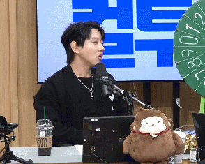 A moment captured by Hwang Chiyeol's fan