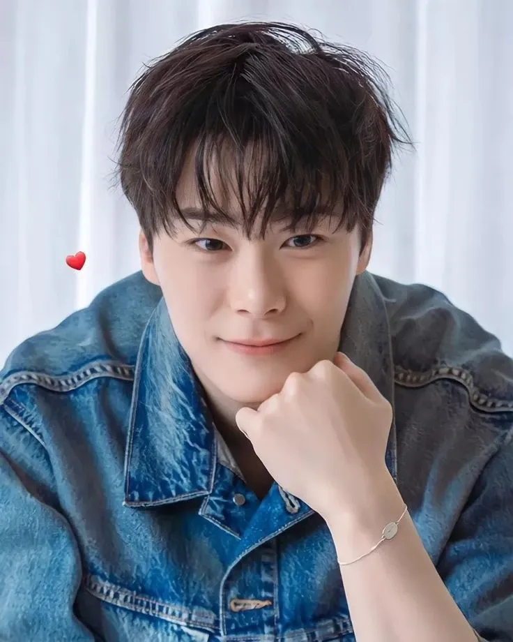 Recent activity shot of Moonbin (ASTRO)