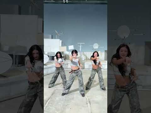 Foto aktivitas terbaru TWICE