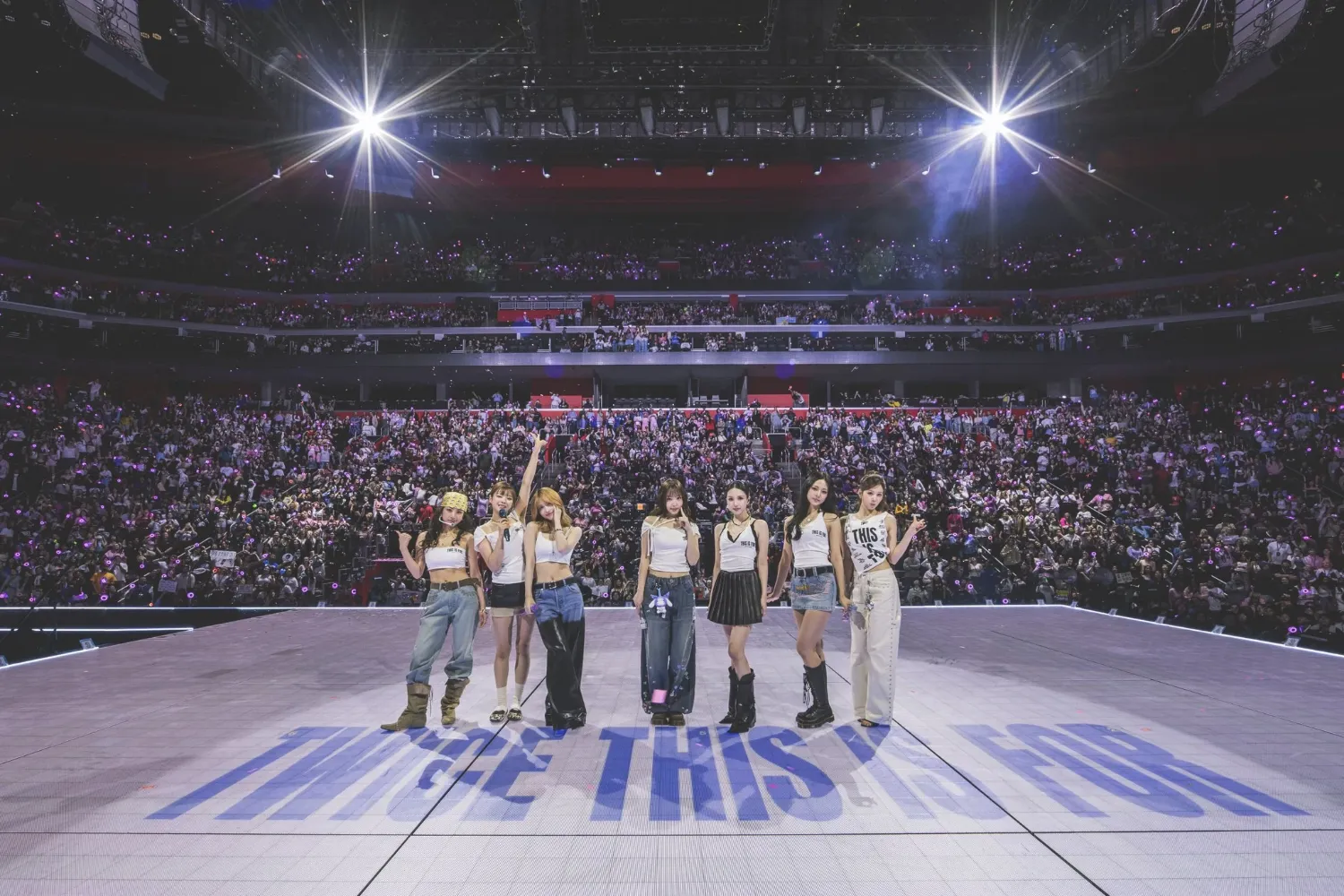 TWICE의 비하인드 컷