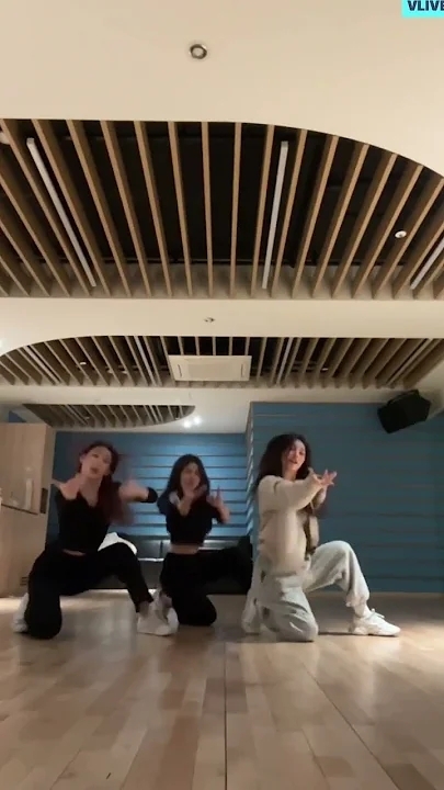 Latest photo of Yeji (ITZY)