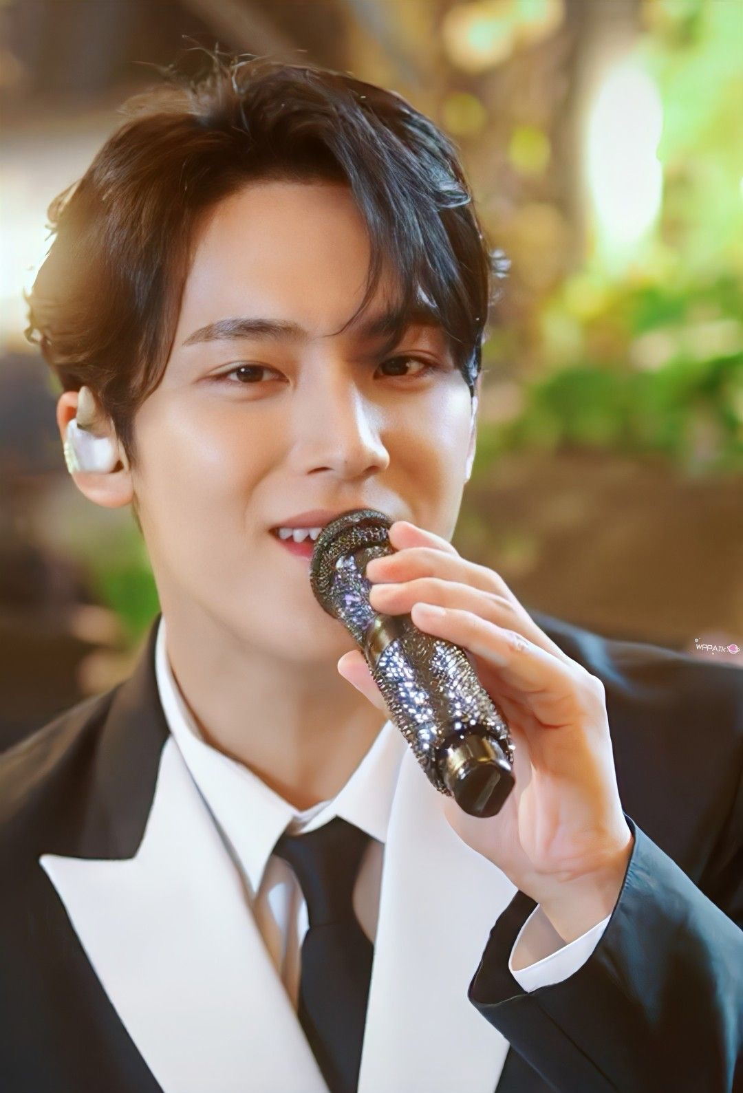 Recent activity shot of Mingyu (SEVENTEEN)