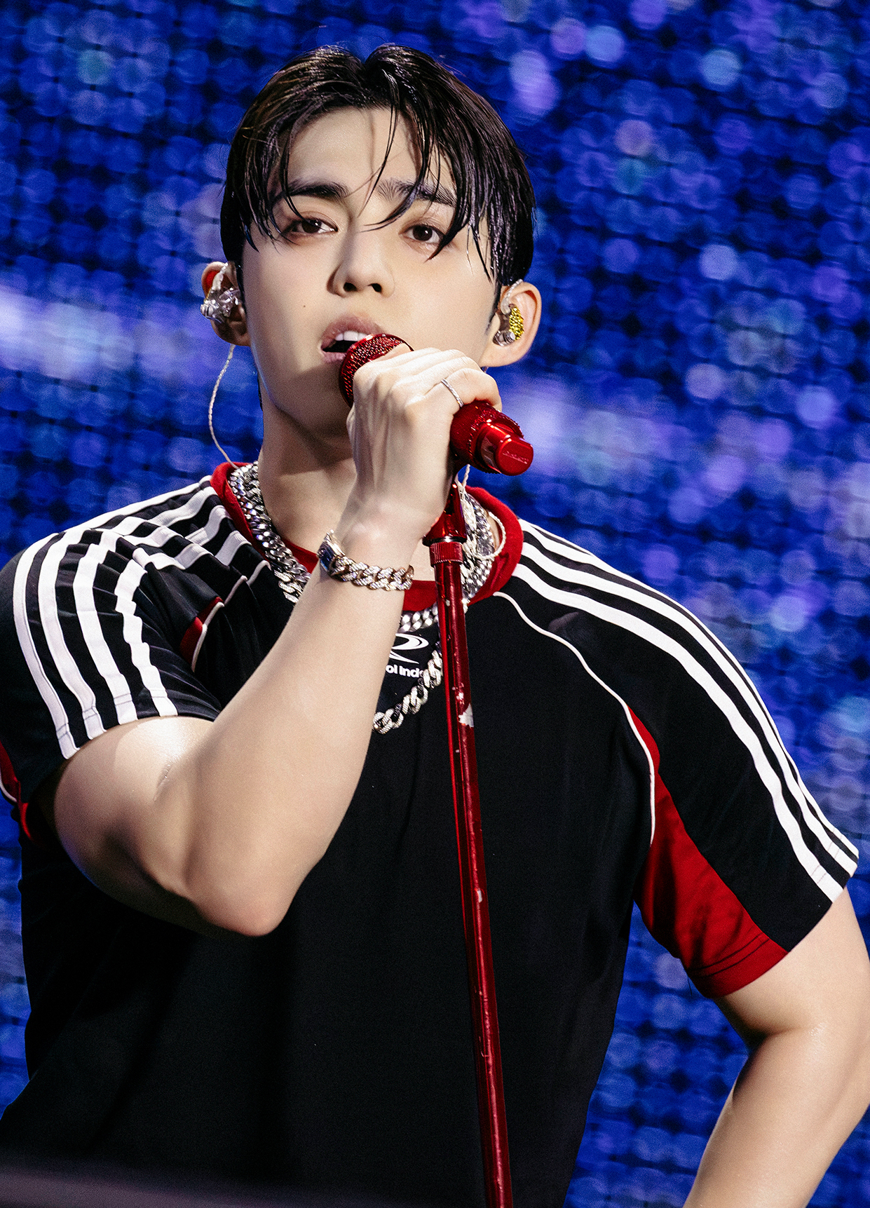 A moment captured by S.Coups (SEVENTEEN)'s fan