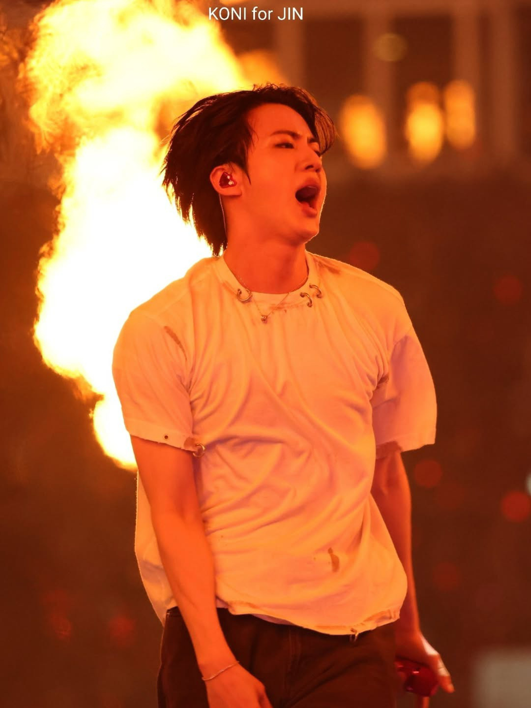 Foto aktivitas terbaru Jin (BTS)