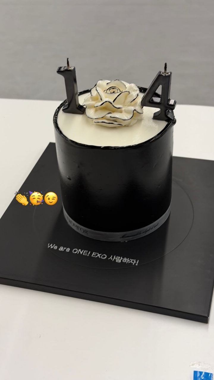 EXO 커뮤니티에서 인기있는 오늘의 배경화면