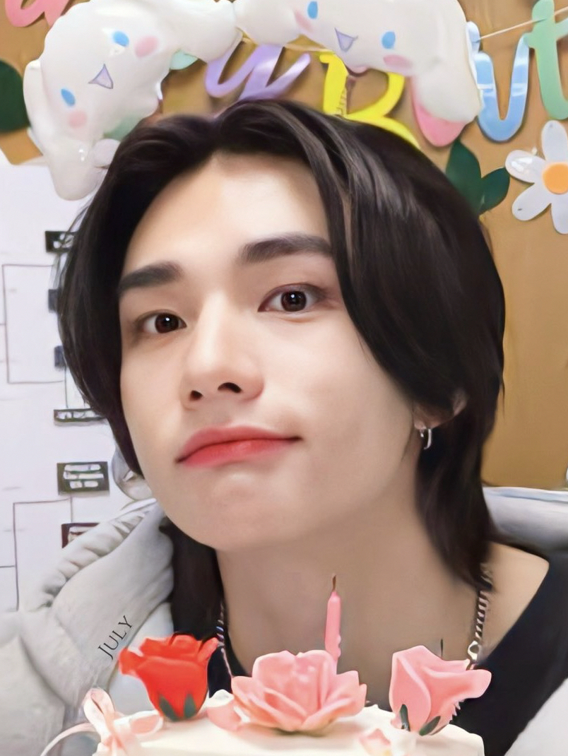 Konten idola populer yang trending di komunitas