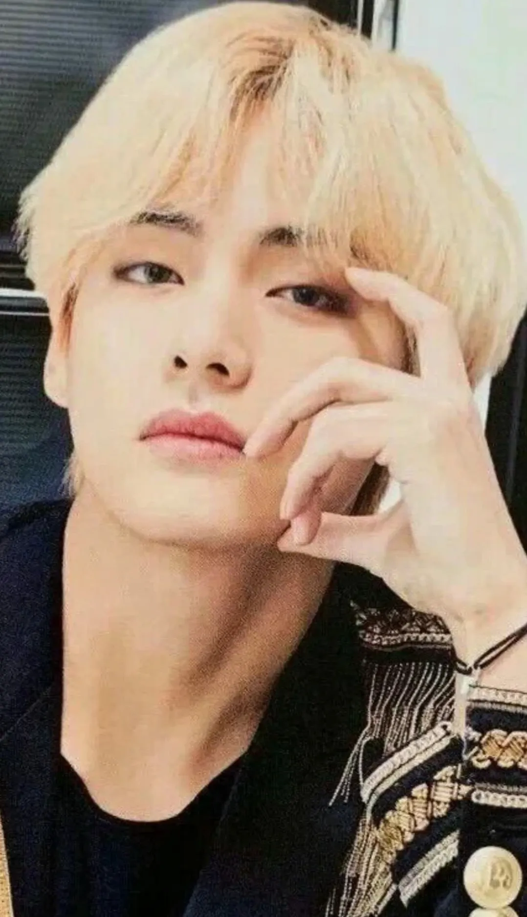 Fan-made special wallpaper for V (BTS)