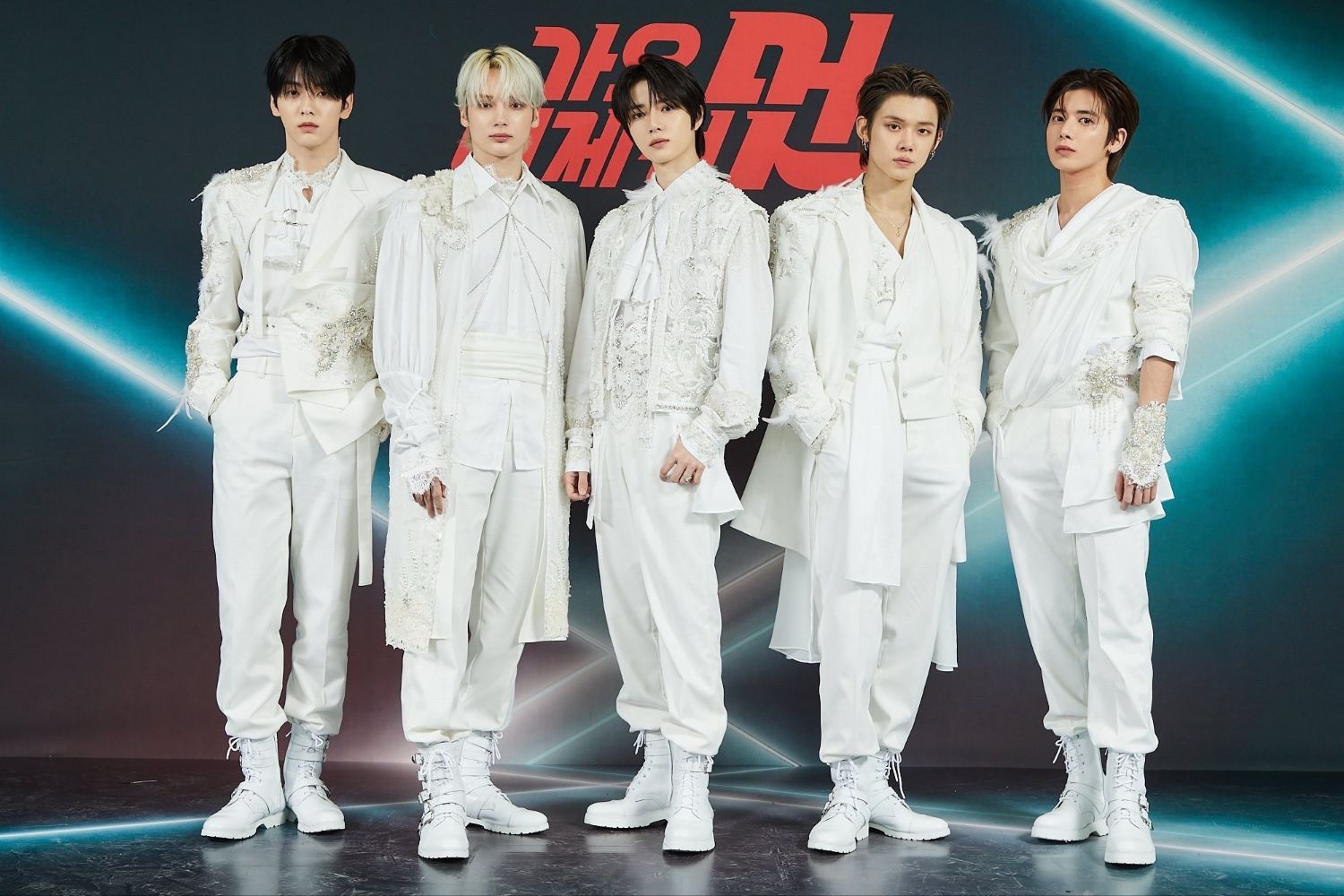 Foto aktivitas terbaru TOMORROW X TOGETHER