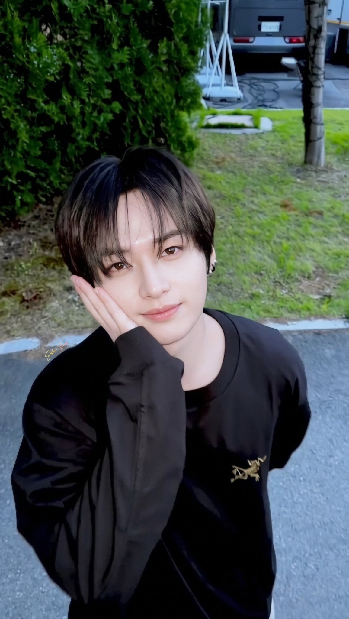 Latest photo of Lee Know (Stray Kids)