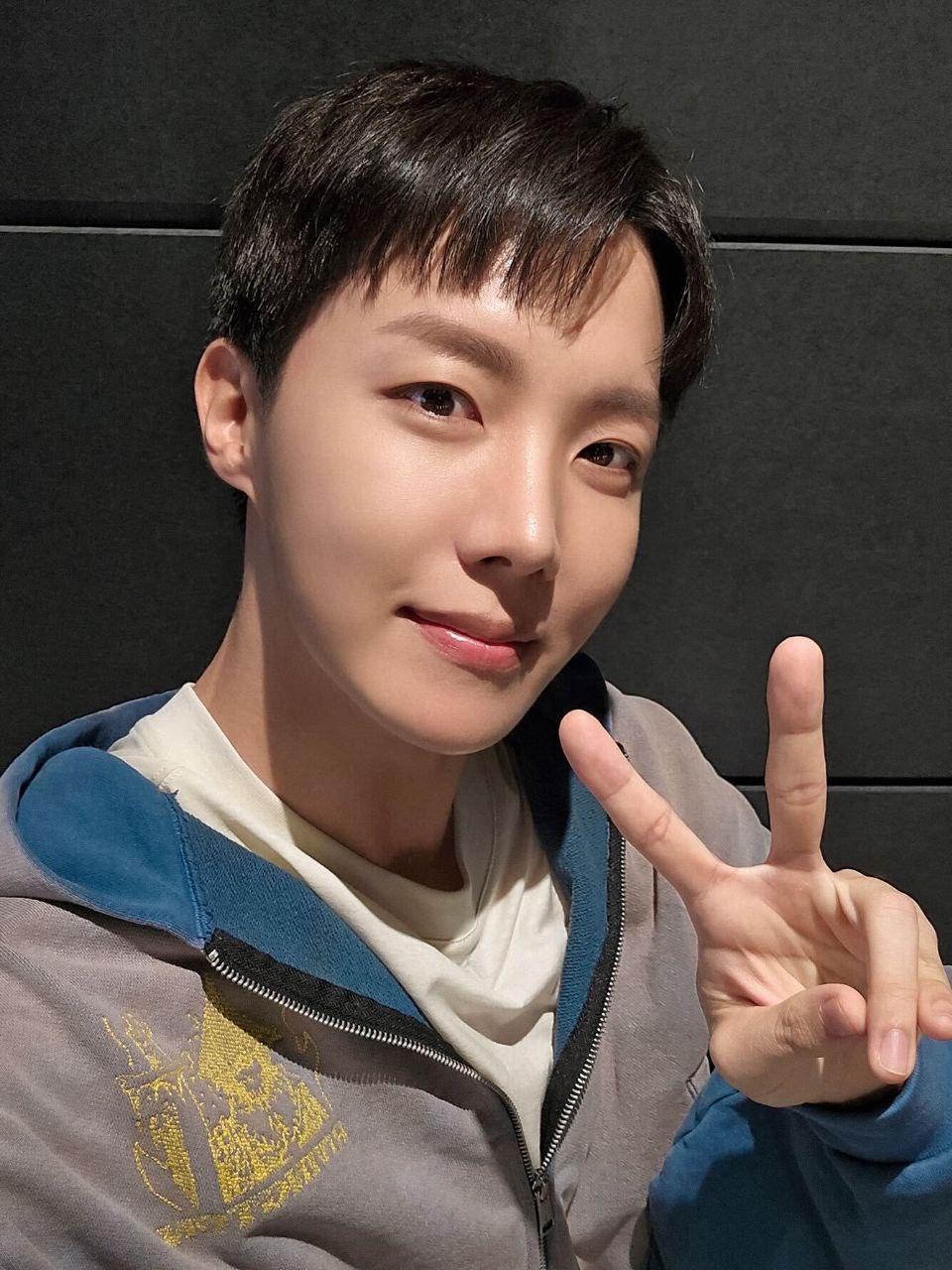 Foto terbaru j-hope (BTS)