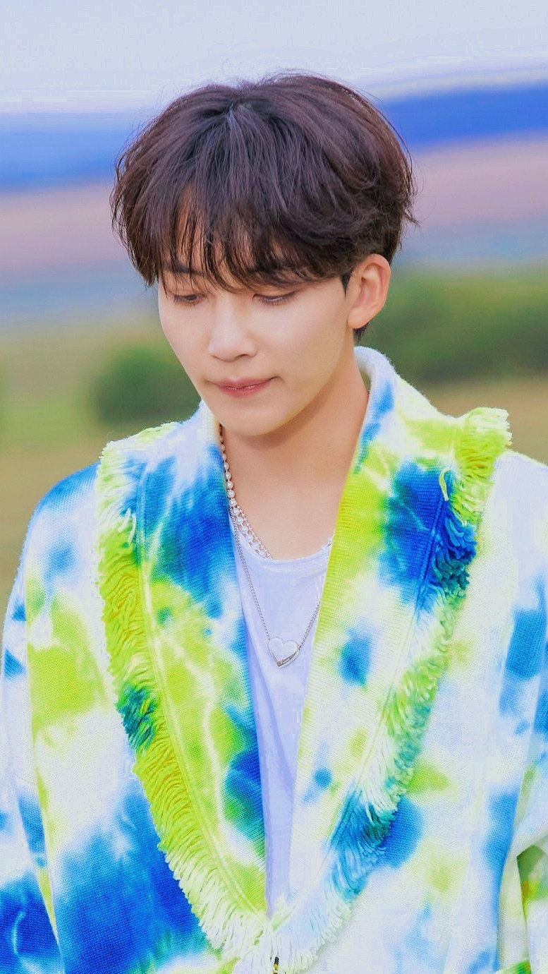 A moment captured by Jeonghan (SEVENTEEN)'s fan