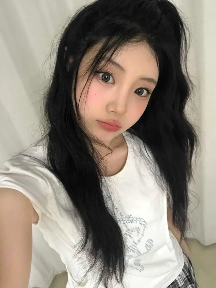 Latest photo of ILLIT