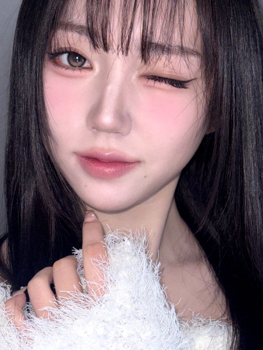 A moment captured by tripleS's fan